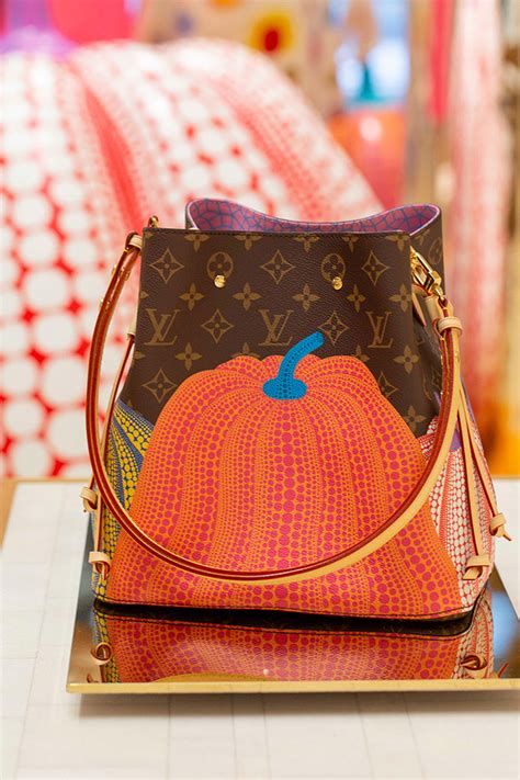 yayoi kusama 2012 louis vuitton|yayoi kusama louis vuitton bag.